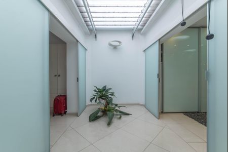 Casa à venda com 270m², 2 quartos e 3 vagas Casa à venda com 270m², 2 quartos e 3 vagasJardim de Inverno