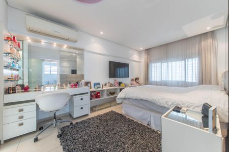 Casa à venda com 270m², 2 quartos e 3 vagas Casa à venda com 270m², 2 quartos e 3 vagasSuíte