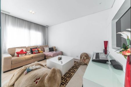 Casa à venda com 270m², 2 quartos e 3 vagas Casa à venda com 270m², 2 quartos e 3 vagasSala