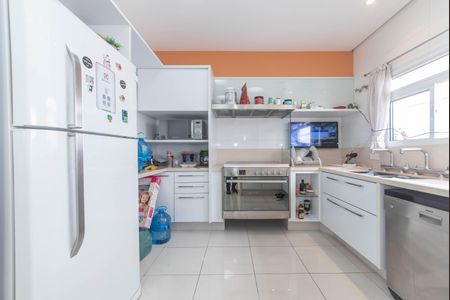 Casa à venda com 270m², 2 quartos e 3 vagas Casa à venda com 270m², 2 quartos e 3 vagasCozinha