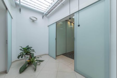 Casa à venda com 270m², 2 quartos e 3 vagas Casa à venda com 270m², 2 quartos e 3 vagasJardim de Inverno