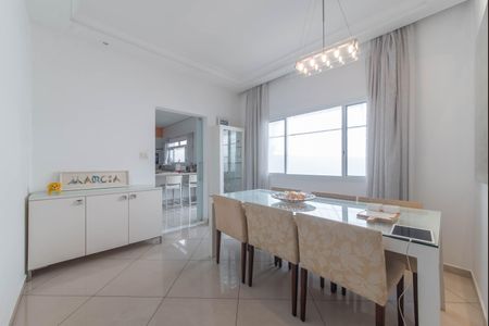 Casa à venda com 270m², 2 quartos e 3 vagas Casa à venda com 270m², 2 quartos e 3 vagasCopa