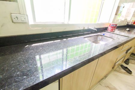 Casa à venda com 300m², 4 quartos e 1 vaga Casa à venda com 300m², 4 quartos e 1 vagaCozinha