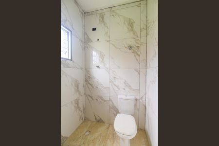 Casa à venda com 300m², 4 quartos e 1 vaga Casa à venda com 300m², 4 quartos e 1 vagaBanheiro da Suíte