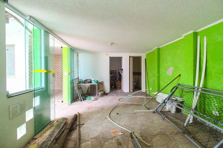 Casa à venda com 300m², 4 quartos e 1 vaga Casa à venda com 300m², 4 quartos e 1 vagaSalão