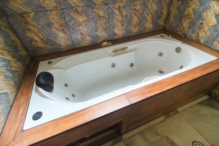 Casa à venda com 300m², 4 quartos e 1 vaga Casa à venda com 300m², 4 quartos e 1 vagaBanheiro 2