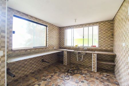 Casa à venda com 300m², 4 quartos e 1 vaga Casa à venda com 300m², 4 quartos e 1 vagaSalão