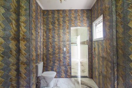 Casa à venda com 300m², 4 quartos e 1 vaga Casa à venda com 300m², 4 quartos e 1 vagaBanheiro 2