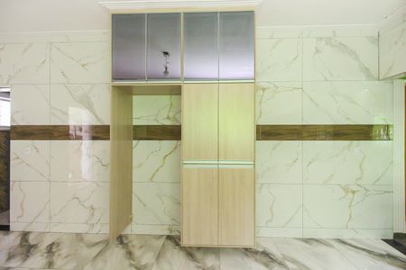 Casa à venda com 300m², 4 quartos e 1 vaga Casa à venda com 300m², 4 quartos e 1 vagaCozinha