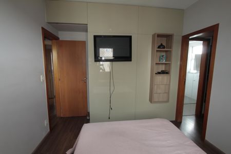 Apartamento à venda com 147m², 4 quartos e 4 vagasQuarto 1