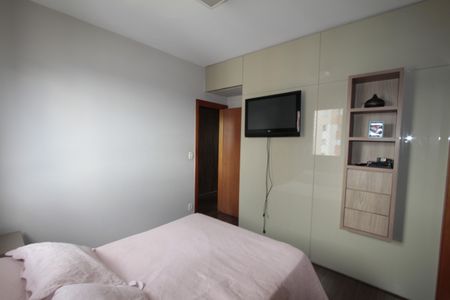 Apartamento à venda com 147m², 4 quartos e 4 vagasQuarto 1