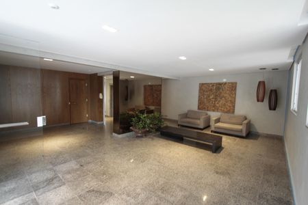 Apartamento à venda com 147m², 4 quartos e 4 vagasHall de entrada