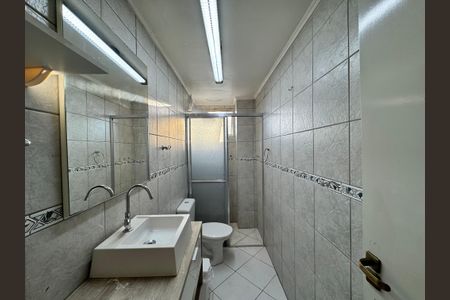 Apartamento para alugar com 63m², 2 quartos e sem vagaBanheiro