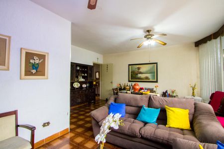 Casa à venda com 250m², 3 quartos e 3 vagasSala