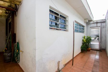 Casa à venda com 250m², 3 quartos e 3 vagasCorredor externo