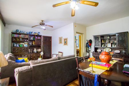 Casa à venda com 250m², 3 quartos e 3 vagasSala