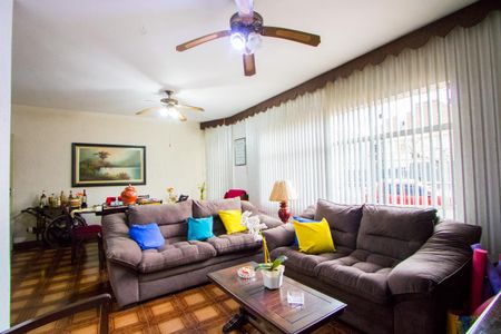 Casa à venda com 250m², 3 quartos e 3 vagasSala