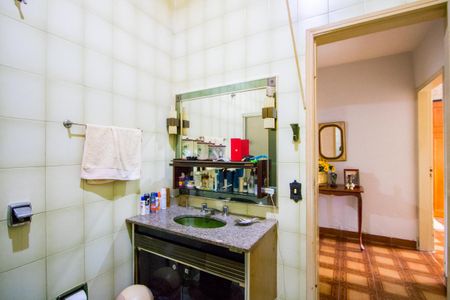 Casa à venda com 250m², 3 quartos e 3 vagasBanheiro social