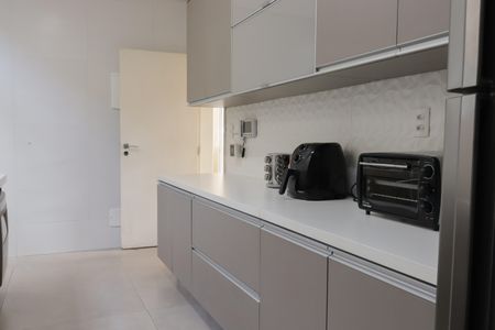 Casa para alugar com 400m², 4 quartos e 4 vagasCozinha