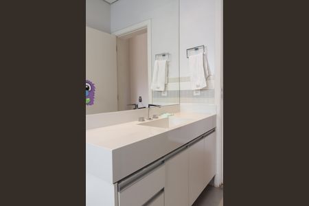 Casa para alugar com 400m², 4 quartos e 4 vagasBanheiro da suíte 2