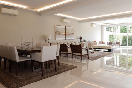 Casa para alugar com 400m², 4 quartos e 4 vagasSala