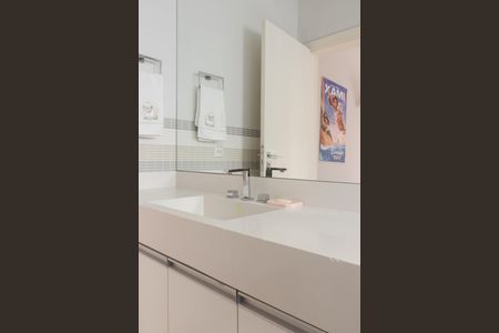 Casa para alugar com 400m², 4 quartos e 4 vagasBanheiro da suite 1