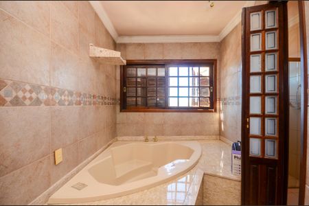 Casa para alugar com 300m², 2 quartos e 3 vagas Casa para alugar com 300m², 2 quartos e 3 vagasSuíte - Banheiro