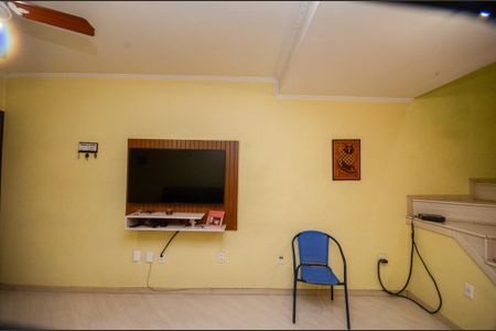 Casa para alugar com 300m², 2 quartos e 3 vagas Casa para alugar com 300m², 2 quartos e 3 vagasSala