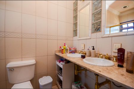 Casa para alugar com 300m², 2 quartos e 3 vagas Casa para alugar com 300m², 2 quartos e 3 vagasSuíte - Banheiro