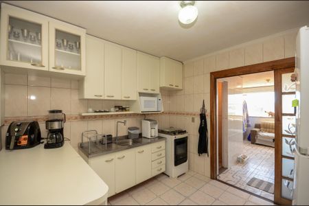 Casa para alugar com 300m², 2 quartos e 3 vagas Casa para alugar com 300m², 2 quartos e 3 vagasCozinha