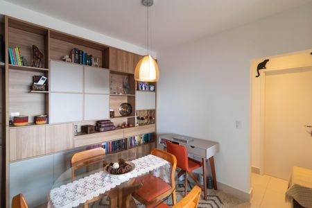 Apartamento à venda com 86m², 2 quartos e 2 vagasSalas