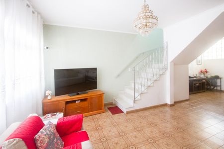 Casa para alugar com 136m², 3 quartos e 2 vagas Casa para alugar com 136m², 3 quartos e 2 vagasSala