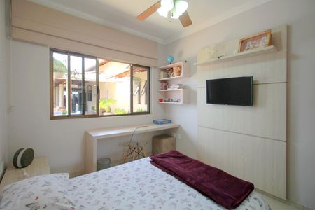 Casa à venda com 453m², 5 quartos e 4 vagasQuarto 3