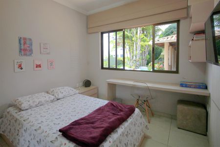 Casa à venda com 453m², 5 quartos e 4 vagasQuarto 3