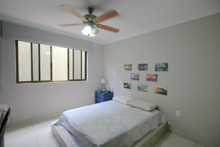 Casa à venda com 453m², 5 quartos e 4 vagasQuarto 2