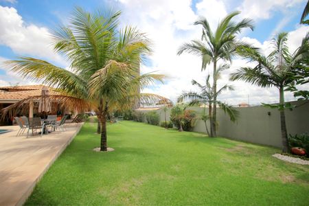 Casa à venda com 453m², 5 quartos e 4 vagasJardim