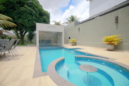 Casa à venda com 453m², 5 quartos e 4 vagasPiscina