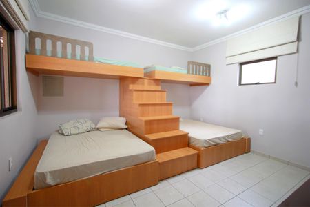 Casa à venda com 453m², 5 quartos e 4 vagasQuarto 5