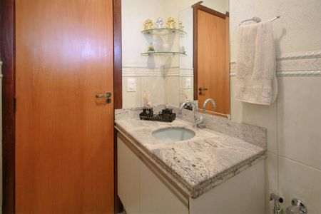 Casa à venda com 453m², 5 quartos e 4 vagasLavabo