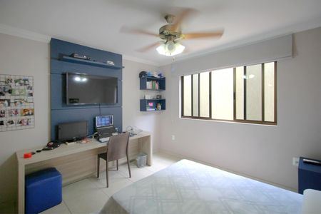 Casa à venda com 453m², 5 quartos e 4 vagasQuarto 2