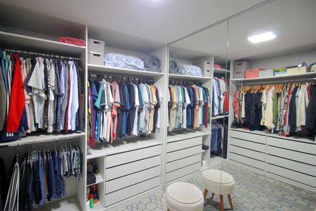 Casa à venda com 453m², 5 quartos e 4 vagasCloset da Suite