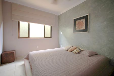 Casa à venda com 453m², 5 quartos e 4 vagasSuite