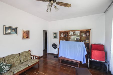 Casa para alugar com 136m², 2 quartos e 3 vagasSala