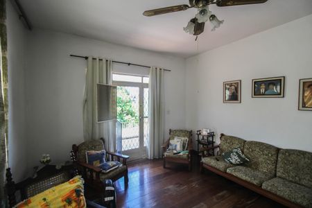 Casa para alugar com 136m², 2 quartos e 3 vagasSala