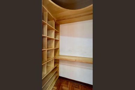 Apartamento para alugar com 53m², 1 quarto e sem vagaCloset do quarto