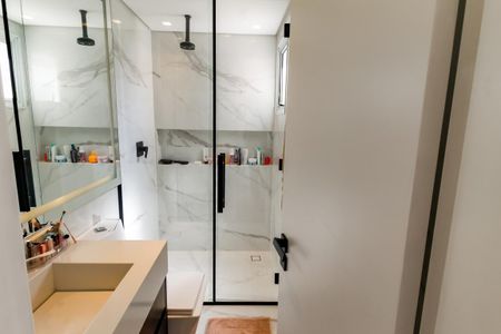 Apartamento à venda com 214m², 2 quartos e 3 vagasBanheiro da Suíte 1