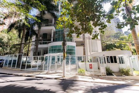 Apartamento à venda com 214m², 2 quartos e 3 vagasFachada e portaria