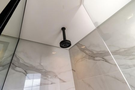 Apartamento à venda com 214m², 2 quartos e 3 vagasBanheiro da Suíte 1 - chuveiro