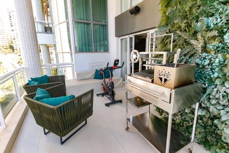 Apartamento à venda com 214m², 2 quartos e 3 vagasVaranda da Sala