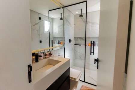 Apartamento à venda com 214m², 2 quartos e 3 vagasBanheiro da Suíte 1